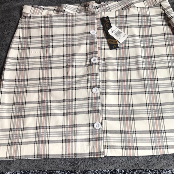 Plaided khaki skirt - Picture 1 of 4